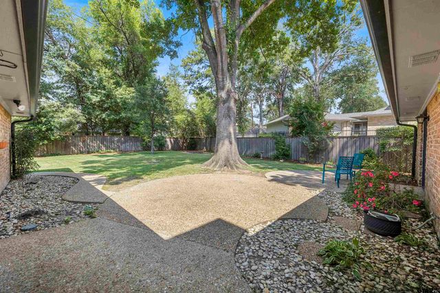 1020 Regency Ln, Tyler, TX 75703