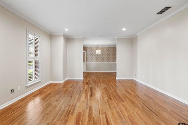 1020 Regency Ln, Tyler, TX 75703