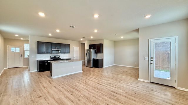 521 Otto Ave, Georgetown, TX 78626