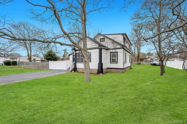 3 Adams Road, Central Islip, NY 11722