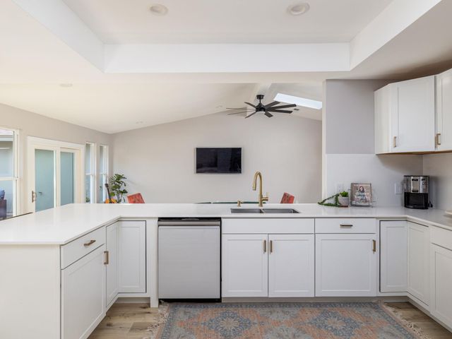 2401 Apple Valley CIR, Austin, TX 78747