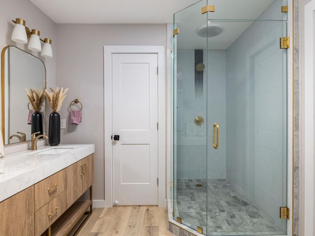 2401 Apple Valley CIR, Austin, TX 78747