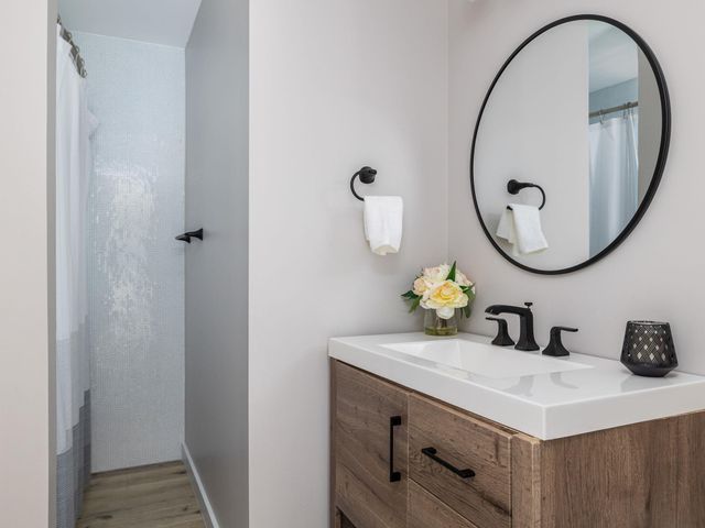 2401 Apple Valley CIR, Austin, TX 78747