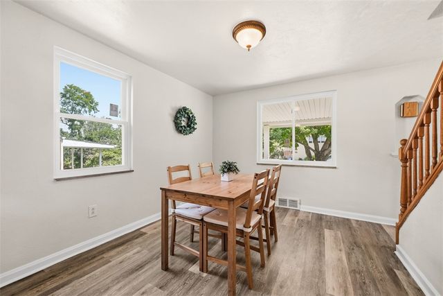 73 Clifford Dr, Green Tree, PA 15220