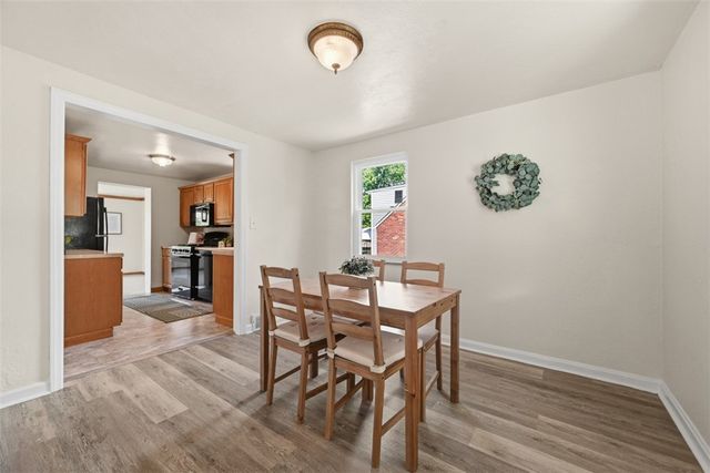 73 Clifford Dr, Green Tree, PA 15220
