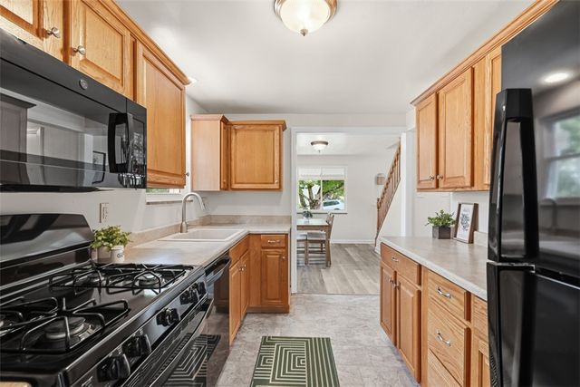 73 Clifford Dr, Green Tree, PA 15220