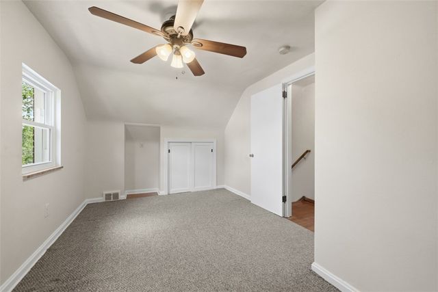 73 Clifford Dr, Green Tree, PA 15220