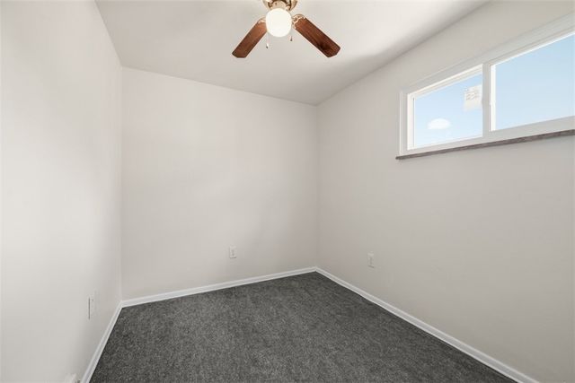 73 Clifford Dr, Green Tree, PA 15220