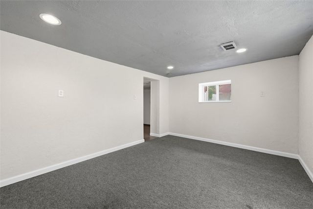 73 Clifford Dr, Green Tree, PA 15220