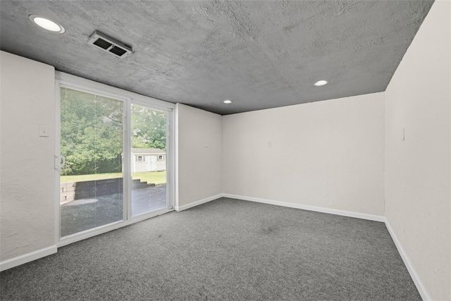 73 Clifford Dr, Green Tree, PA 15220