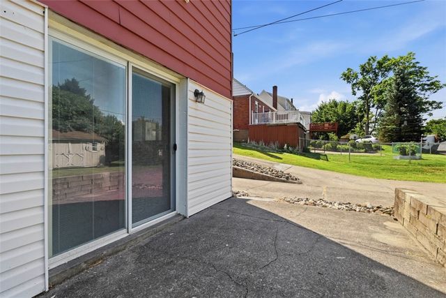 73 Clifford Dr, Green Tree, PA 15220