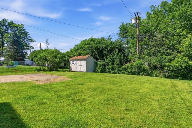 73 Clifford Dr, Green Tree, PA 15220