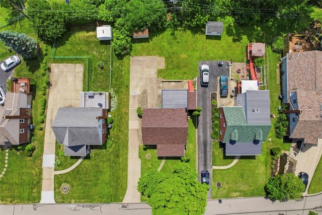 73 Clifford Dr, Green Tree, PA 15220