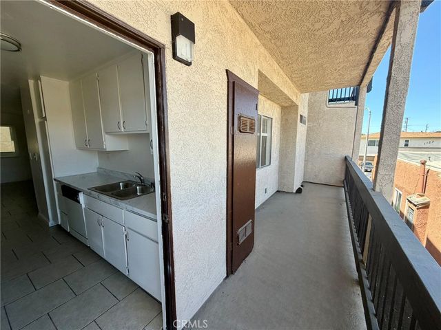 1126 Raymond Avenue, Long Beach, CA 90804