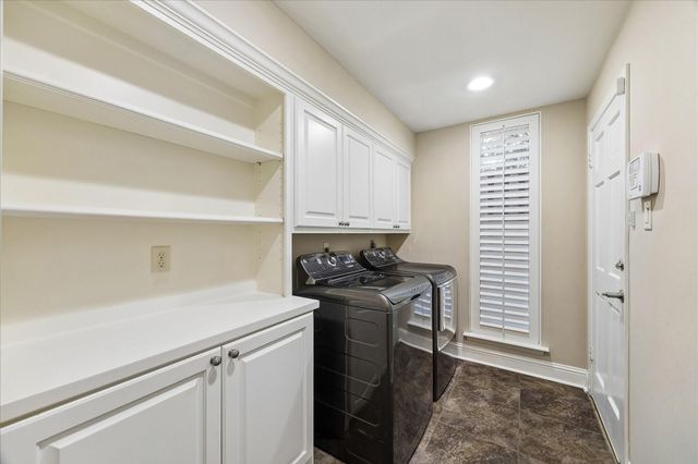 133 Sugarberry Circle, Houston, TX 77024
