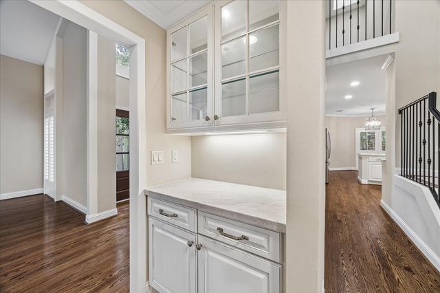 133 Sugarberry Circle, Houston, TX 77024