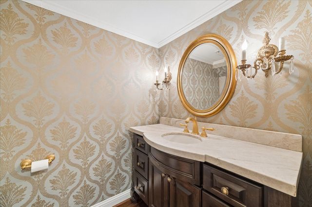 133 Sugarberry Circle, Houston, TX 77024