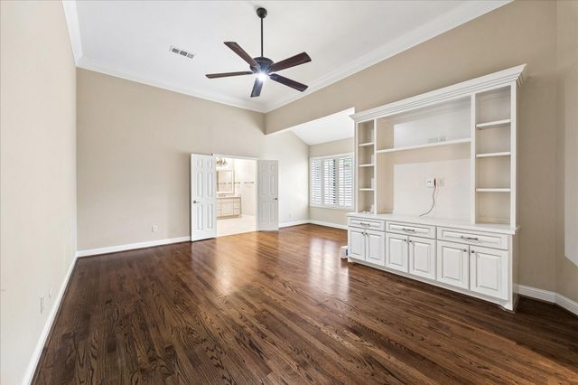 133 Sugarberry Circle, Houston, TX 77024