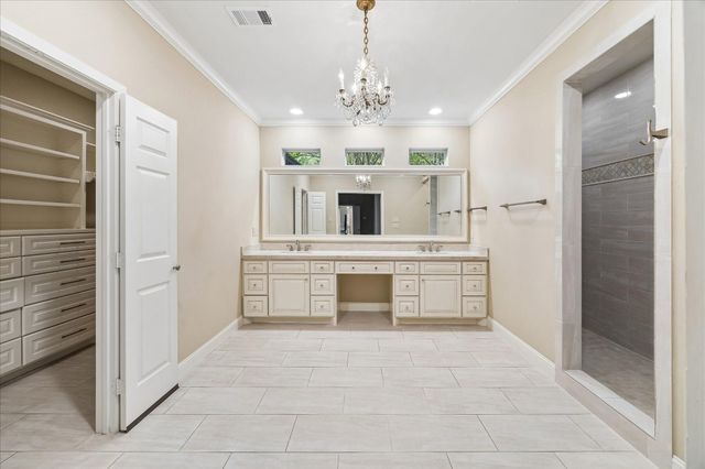 133 Sugarberry Circle, Houston, TX 77024