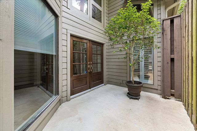133 Sugarberry Circle, Houston, TX 77024