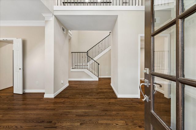 133 Sugarberry Circle, Houston, TX 77024