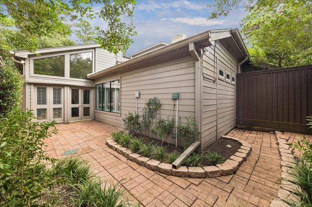 133 Sugarberry Circle, Houston, TX 77024