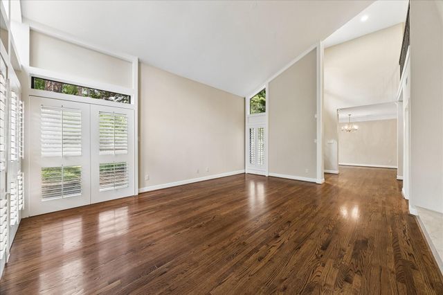 133 Sugarberry Circle, Houston, TX 77024