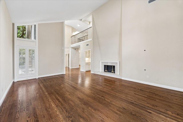 133 Sugarberry Circle, Houston, TX 77024