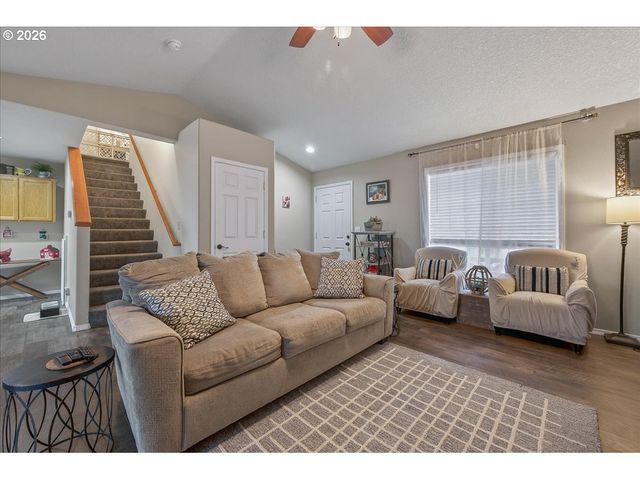 51685 Se 2ND St, Scappoose, OR 97056