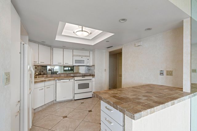 5080 N OCEAN Drive 12C, Singer Island, FL 33404