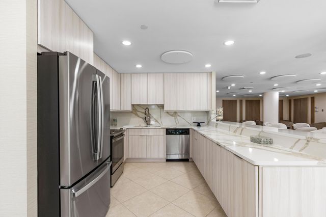 5080 N OCEAN Drive 12C, Singer Island, FL 33404