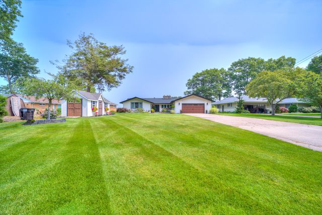 3920 Highgate Road, Norton Shores City, MI 49441