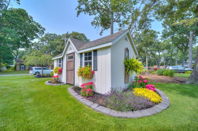 3920 Highgate Road, Norton Shores City, MI 49441