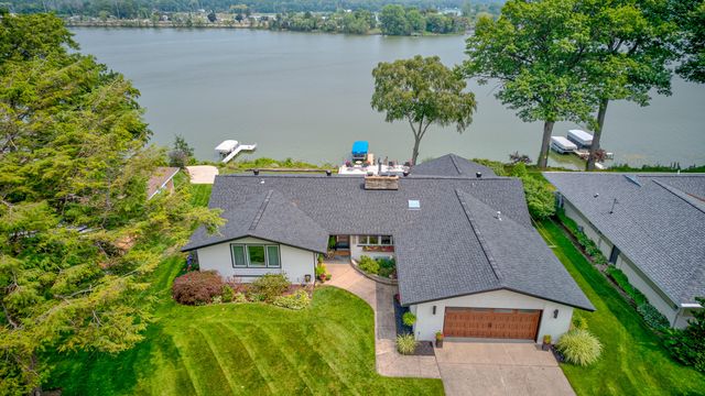 3920 Highgate Road, Norton Shores City, MI 49441