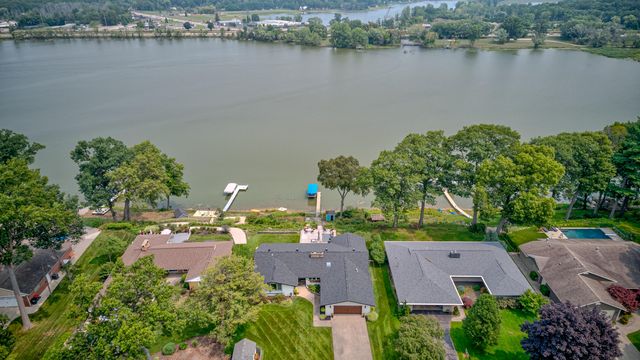 3920 Highgate Road, Norton Shores City, MI 49441