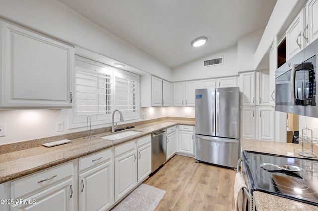 17467 N SUNSET Trail, Surprise, AZ 85374