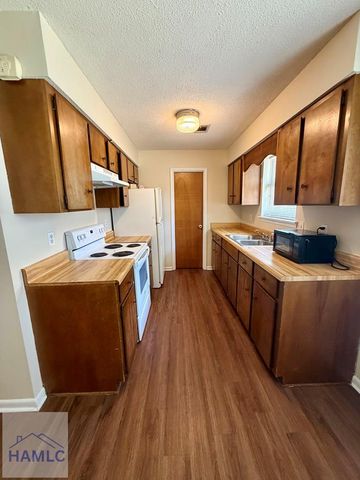 802 Wildwood Drive, Hinesville, GA 31313
