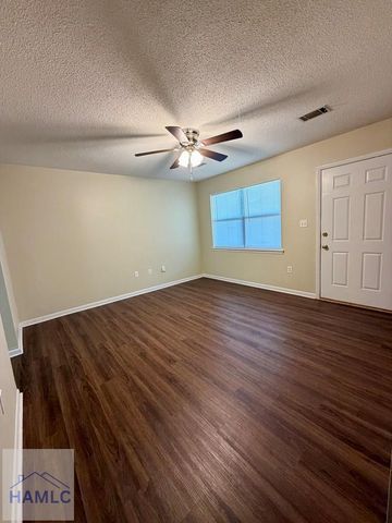 802 Wildwood Drive, Hinesville, GA 31313