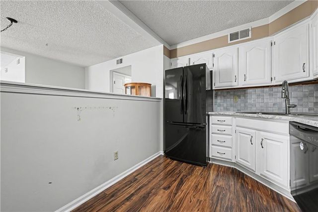 8001 Westridge Road 102, Raytown, MO 64138