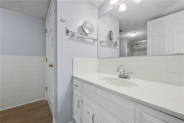 8001 Westridge Road 102, Raytown, MO 64138