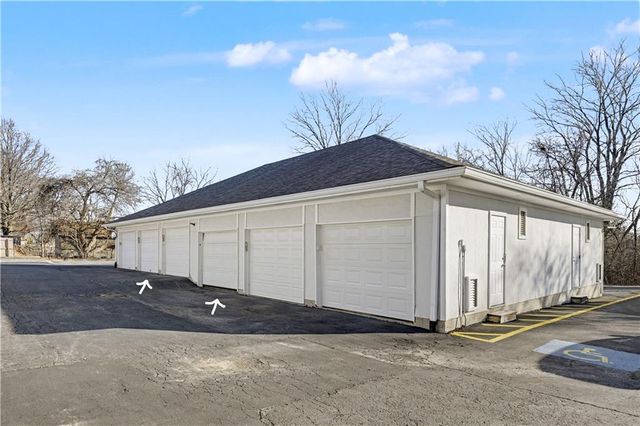 8001 Westridge Road 102, Raytown, MO 64138