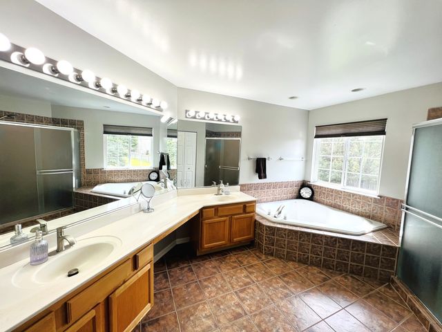 416 PTARMIGAN Place, Lindenhurst, IL 60046