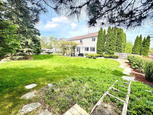 416 PTARMIGAN Place, Lindenhurst, IL 60046