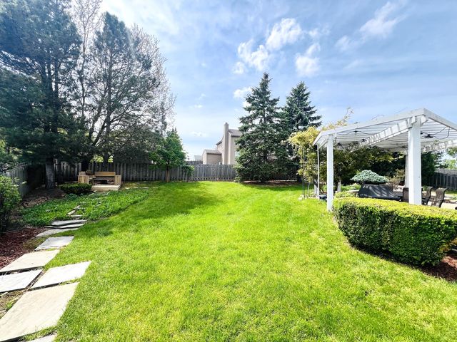 416 PTARMIGAN Place, Lindenhurst, IL 60046