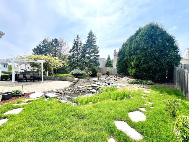 416 PTARMIGAN Place, Lindenhurst, IL 60046