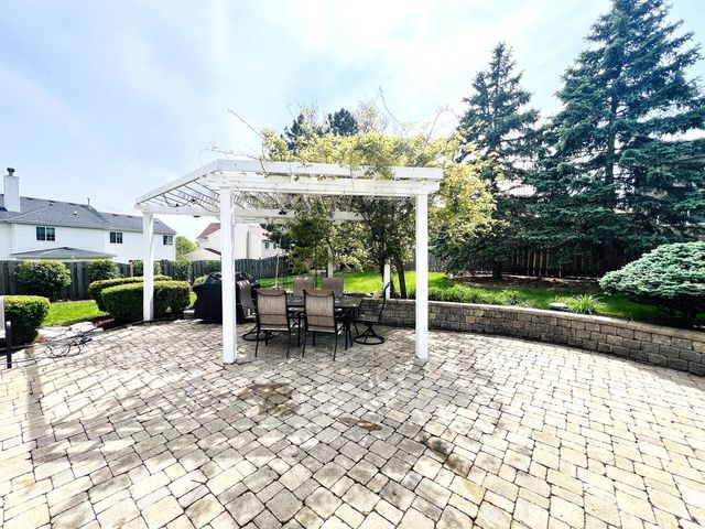 416 PTARMIGAN Place, Lindenhurst, IL 60046