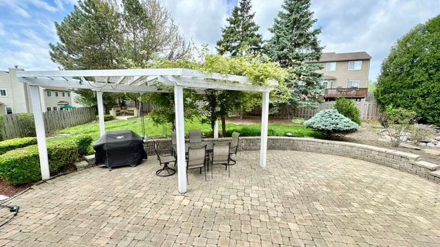 416 PTARMIGAN Place, Lindenhurst, IL 60046