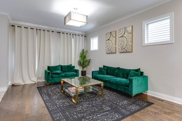 3931 S Wells Street, Chicago, IL 60609