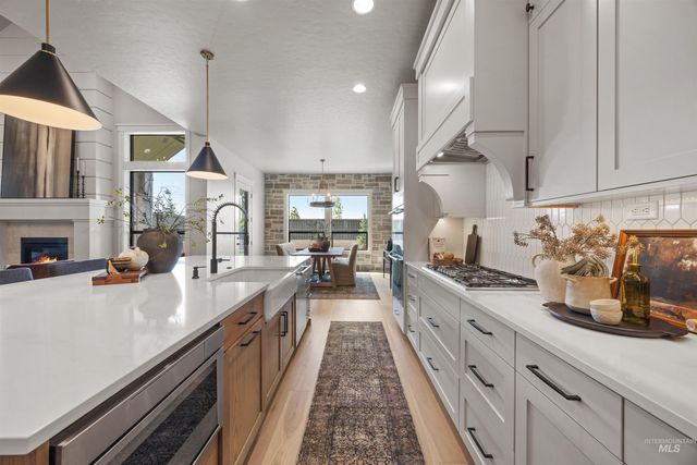 7112 S Cadence Ave, Meridian, ID 83642