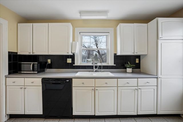 101 Avon, Manchester, NH 03102